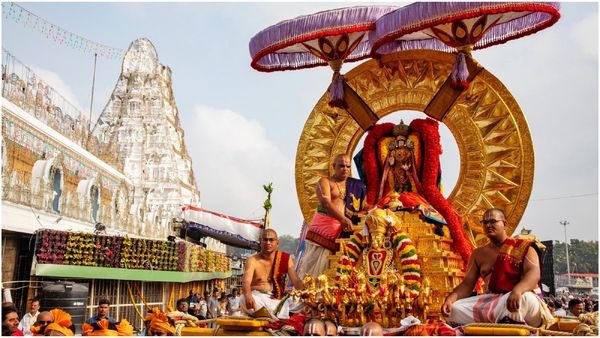 తిరుమలలో సూర్యప్రభ వాహనంపై శ్రీవారు, వెయ్యికళ్లతో ఎదురుచూపులు, గోవింద గోవింద !