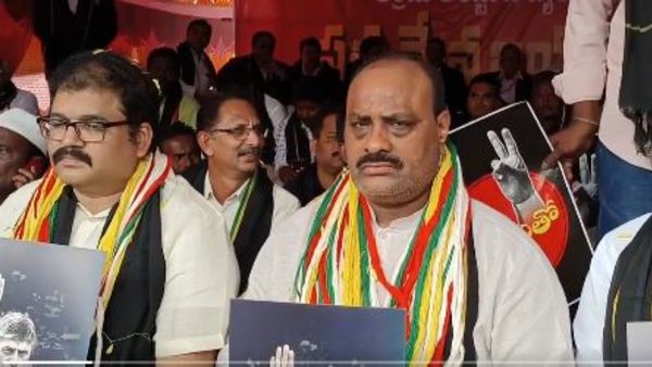 సత్యమేవ జయతే దీక్ష.. ఢిల్లీ నుండి గల్లీ దాకా టీడీపీ నిరసన దీక్షలు!!