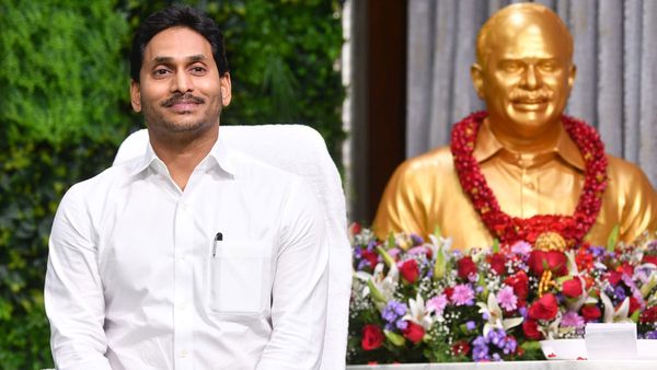 ప్రతిపక్షాలపై సీఎం జగన్ తాజా అస్త్రం - విశాఖ కేంద్రంగా, ఇక మొదలు..!!