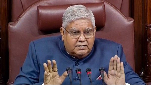 బీఆర్ఎస్ ఎంపీలకు రాజ్యసభ ప్రివిలేజ్ నోటీసులు: ఎందుకంటే?