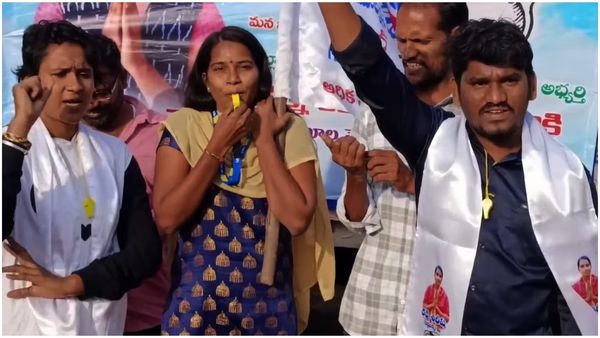 Barrelakka: ప్రచారంలో దూసుకెళ్తూ సోషల్ మీడియాను షేక్ చేస్తున్న బర్రెలక్క..