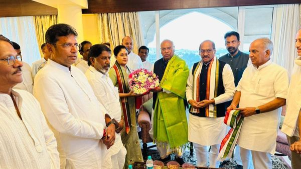 Vijayashanti: కాంగ్రెస్ లో చేరిన విజయశాంతి-భవిష్యత్తుకు హామీతోనే ?