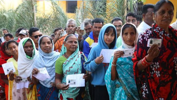 ఛత్తీస్‌గఢ్ పోలింగ్ వేళ.. పేలిన మావోయిస్టుల మందుపాతర