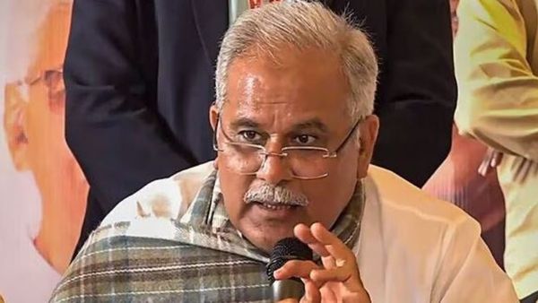 సీఎంకు తగులుకున్న బెట్టింగ్ యాప్ కేసు