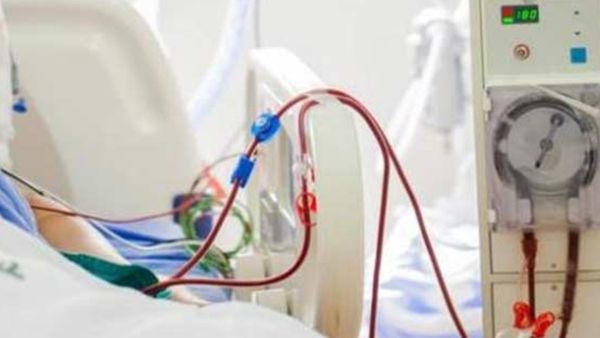 పీకలదాక తాగేసి ఆసుపత్రిలో మహిళకు డయాలసిస్ చేసిన ప్రభుత్వ ఉద్యోగి, వాడు చేసిన పనికి ?