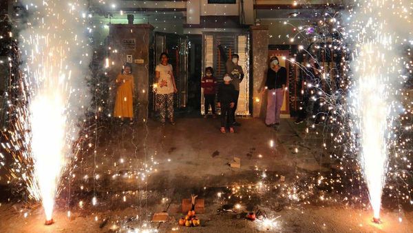 Diwali 2023: దీపావళి పండుగనాడు ఈ పనులు అస్సలు చెయ్యొద్దు!!