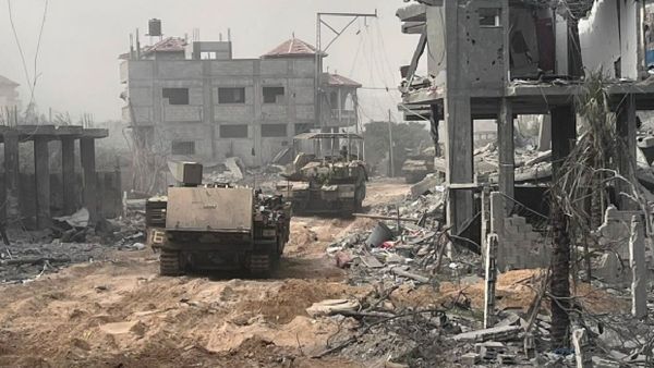 గాజాను చుట్టుముట్టిన ఇజ్రాయెల్- అయినా హమాస్ చెరలోనే 240 బందీలు..