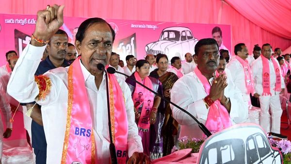 గేర్ మార్చిన కేసీఆర్, కొత్త అస్త్రం - చివరి నిమిషంలో సీన్ మార్చేనా..!!