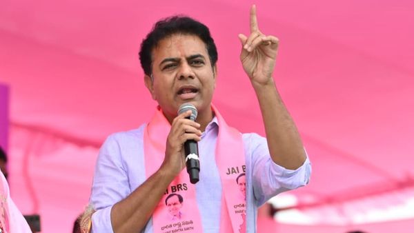 అజహరుద్దీన్‌ను అక్కడ తన్నితరిమేశారు: కేటీఆర్ సంచలన విమర్శలు