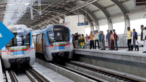 అమ్మఒడి తరహాలో మరో పధకం - ఉచిత మెట్రో ప్రయాణం..!