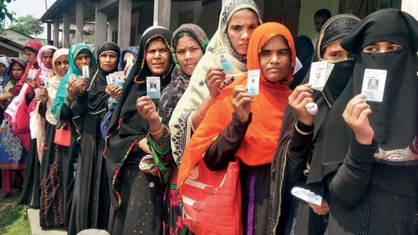 TS Polls: మైనారిటీ ఓట్లలో భారీ చీలిక ? బీఆర్ఎస్, ఎంఐఎం, కాంగ్రెస్ మధ్య ద్విముఖ పోటీతో..