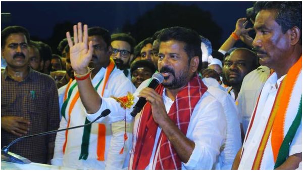 ప్రచారంలో రేవంత్ దూకుడు - పంచ్ డైలాగ్స్, మాటలు తూటాల్లా..!!