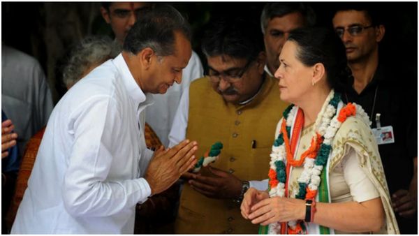 Rajasthan Polls: సోనియా గాంధీ జైపూర్ టూర్ గెహ్లాట్-పైలట్ రాజీ కోసమేనా ?