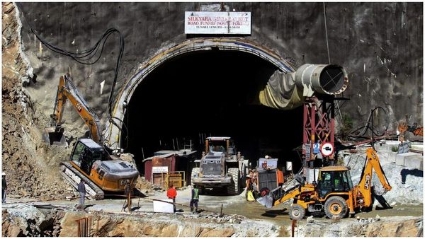Uttarakhand Tunnel: మళ్లీ ఆగిన ఉత్తరాఖండ్ టన్నెల్ ఆపరేషన్-సొరంగంలోనే 41 మంది..