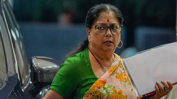 పొలిటికల్ రిటైర్మెంట్ పై సంచ‌ల‌న వ్యాఖ్య‌లు చేసిన వసుంధర రాజే..