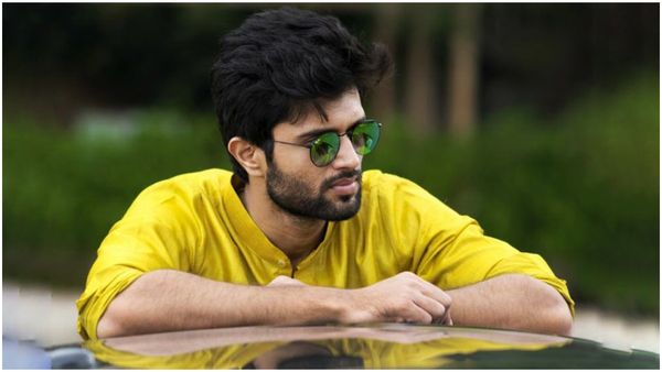 విజయ్ దేవరకొండను తొక్కాలని చూస్తున్న స్టార్ హీరోలు?