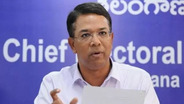 మహిళా ఓటర్లే అధికం: ఎన్నికల ఏర్పాట్లపై వికాస్ రాజ్ కీలక ప్రకటన, రైతుబంధు, డీఏపై ఇలా