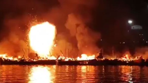 విశాఖలో భారీ అగ్నిప్రమాదం: పోలీసుల ఆరా: శాంతి భద్రతలను భగ్నం చేసే కుట్ర: విచారణకు జగన్ ఆదేశం