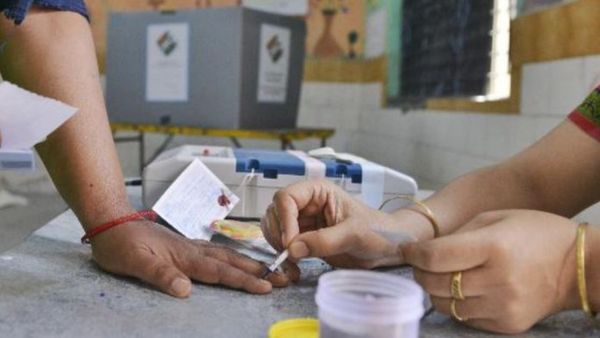 తెలంగాణలో నవంబర్ 30న వేతనంతో కూడిన సెలవు