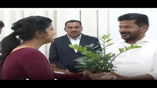 సీఎం రేవంత్ రెడ్డిని కలిసిన ఐఏఎస్ ఆఫీసర్ ఆమ్రపాలి