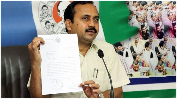 మంగళగిరి ఎమ్మెల్యే ఆర్కే పేరుతో లెటర్లు .. క్లారిటీ ఇచ్చిన వైసీపీ!!