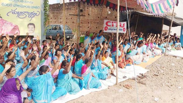 చర్చలు విఫలం: అంగన్వాడీల సమ్మె సైరన్; నేడు ఎమ్మెల్యేల ఇళ్ళ ముట్టడి!!