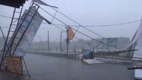 Cyclone Michaung: బాపట్ల భయానకం: హోరుగాలి.. ముందుకొచ్చిన సముద్రం: తీరం అల్లకల్లోలం
