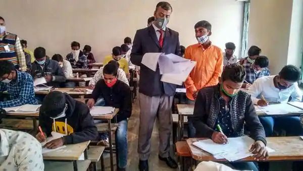 CBSE: సీబీఎస్ఈ ప్రాక్టికల్స్- విద్యార్ధులు, స్కూళ్లకు బోర్డు కీలక సూచనలు-నో సెకండ్ ఛాన్స్..!