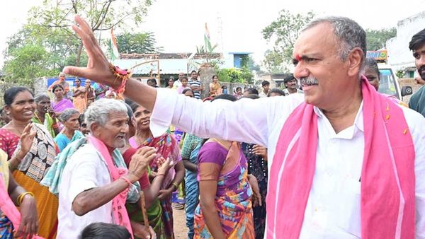 BRS: బీఆర్ఎస్ మాజీ ఎమ్మెల్యేకు నోటీసులు..!