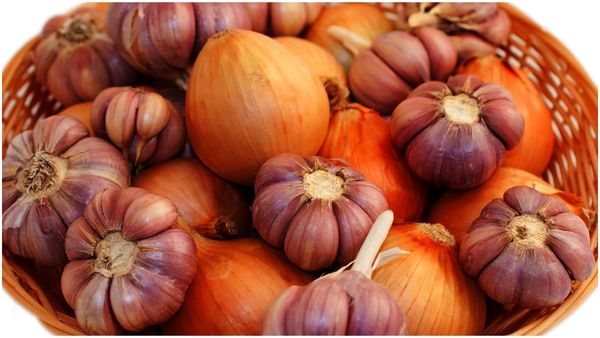 Garlic Price: భారీగా పెరిగిన వెల్లుల్లి ధరలు.. అదే దారిలో ఉల్లి..!