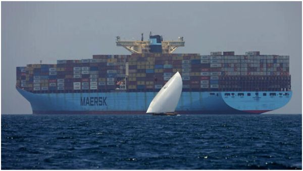 Houthi: కంటెయినర్ షిప్‍పై మరోసారి దాడికి దిగిన హౌతి తీవ్రవాదులు..