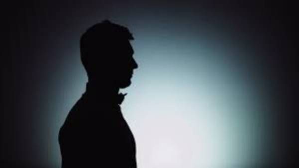 బెంగళూరు కంపెనీలో సెలవు ఇవ్వలేదని అనంతపురం యువకుడు ఏం చేశాడంటే ?, పిన్ టూ పిన్ !