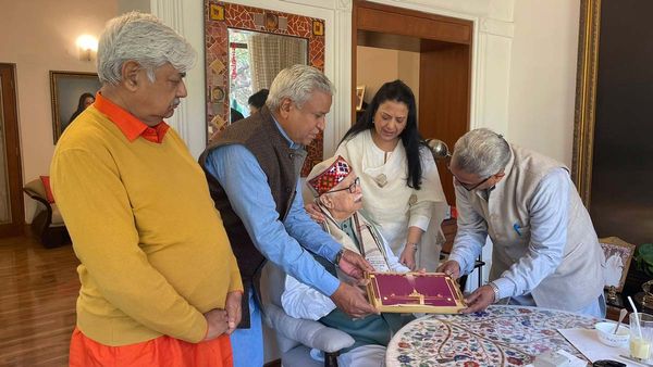 Backlash: అద్వానీ, జోషీలకు అయోధ్య రామ మందిర ప్రారంభోత్సవ ఆహ్వానం