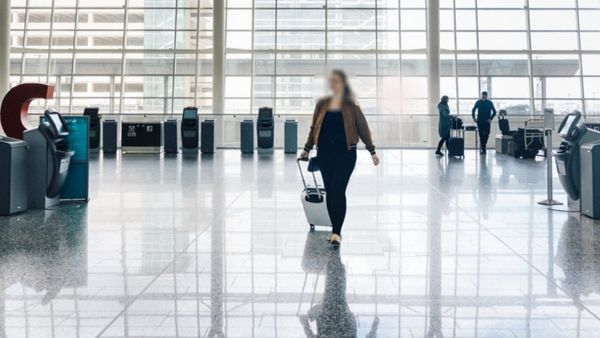 ఎయిర్‌పోర్ట్‌లో అడ్డంగా దొరికిపోయిన స్టార్ హీరోయిన్