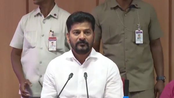 ఉద్యోగ నియామకాలపై సీఎం రేవంత్ రెడ్డి రివ్యూ: టీఎస్‌పీఎస్సీ పరీక్షలన్నీ రీషెడ్యూల్!