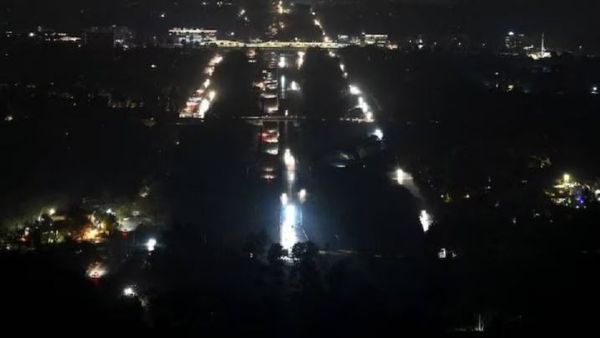 నో పవర్, నో ఇంటర్నెట్: బాహ్య ప్రపంచంతో సంబంధాలు తెగిపోయిన శ్రీలంక