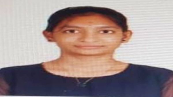 శ్రీ చైతన్య కాలేజీలో ఇంటర్ విద్యార్థిని ఆత్మహత్య: కారణం అదేనా?