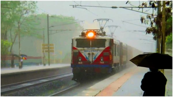 cyclone michaung: తుఫాను ప్రభావంతో 305 రైళ్లు రద్దు, జాబితా ఇదే