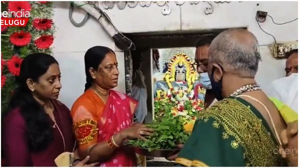 వైకుంఠ ఏకాదశి: ఆలయాల్లో ఉత్తర ద్వారదర్శనం చేసుకున్న మంత్రులు, ప్రముఖులు!!