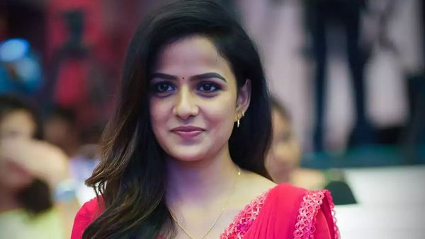 'బేబీ' హీరోయిన్ వైష్ణవి చైతన్య సంచలన నిర్ణయం