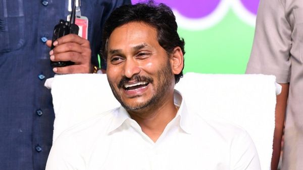 Arogyasri : లబ్దిదారులకు సీఎం జగన్ గుడ్ న్యూస్ - రూ 25 లక్షల వరకు ఉచితం..!!