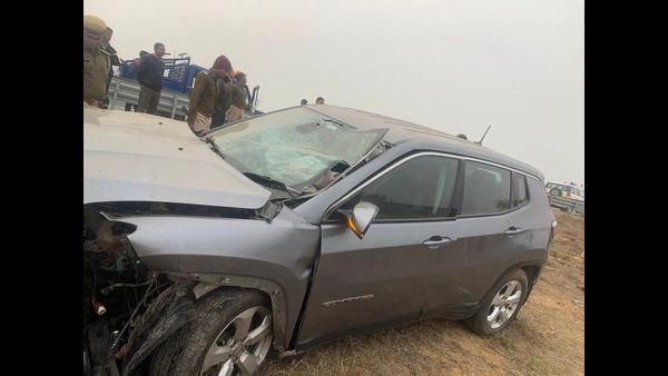 కారు ప్రమాదంలో కాంగ్రెస్ నేత మానవేంద్ర సింగ్ భార్య మృతి, ఆయనకు తీవ్ర గాయాలు