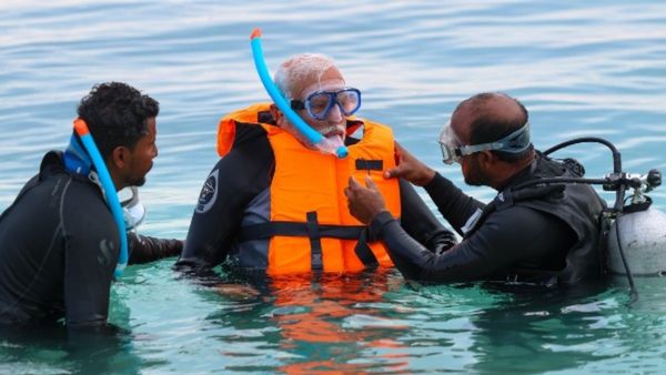 అద్భుతమైన అనుభవం: లక్షద్వీప్ సముద్రంలో మోడీ స్నోర్కెలింగ్