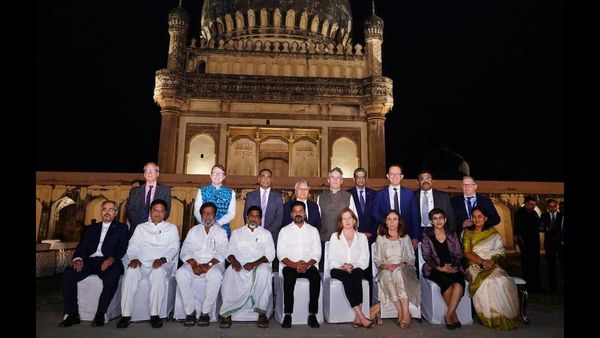 13 దేశాల ప్రతినిధులకు తెలంగాణ సీఎం రేవంత్ రెడ్డి ఆతిథ్యం: ఏం చెప్పారంటే?