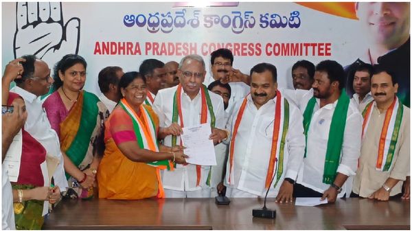 ఏపీలో కాంగ్రెస్ అభ్యర్ధుల దరఖాస్తుల స్వీకరణ ప్రారంభం-తొలిరోజు అప్లికేషన్లు ఇవే..!
