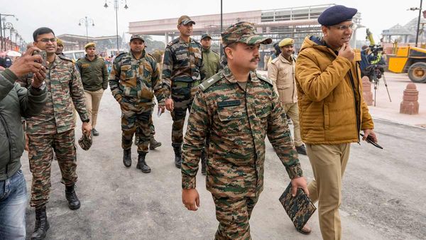 గడువు సమీపించిన వేళ.. అనుమానితుల అరెస్ట్