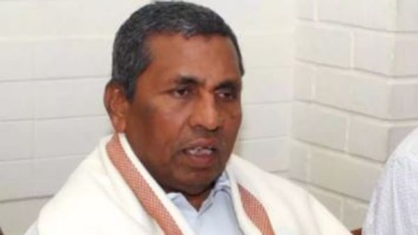 ఒకే ఎంపీ టిక్కెట్ కోసం మామ అల్లుళ్ల సవాల్, కూతురి భర్తతో మాజీ కేంద్ర మంత్రి ఢీ, మోదీ స్కెచ్ తో !