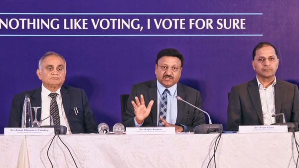 AP Fake Votes Row: కలెక్టర్ తో ఆగని సస్పెన్షన్లు ఎమ్మార్వో, డీటీపైనా ఈసీ వేటు..!