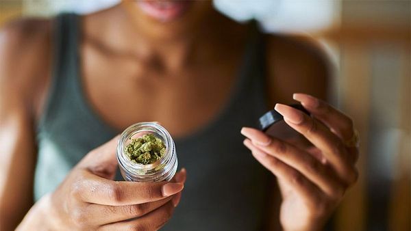 Hyderabad: 46 కిలోల గంజాయితో పట్టుబడిన మహిళ..