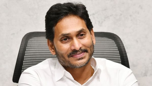 ఎన్నికల వేళ సీఎం జగన్ మరో కీలక హామీ అమలు - కలిసొచ్చేనా..!!